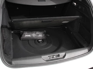 Peugeot 308 Peugeot 308 1.2 PureTech GT Climate control Adaptive cruise control Parkeersensoren Achteruitrijcamera Navigatie Voorstoelen verwarmd LED Apple Carplay/ Android Auto - afbeelding nr 32