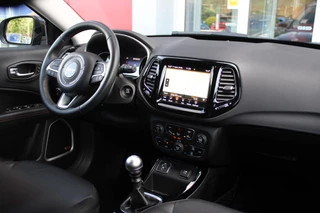 Jeep Compass Jeep Compass 1.4 140PK MultiAir LIMITED | AFNEEMBARE TREKHAAK | ELEKTRISCH BEDIENBARE STOELEN MET GEHEUGENFUNCTIE | LEDEREN BEKLEDING | NAVIGATIE | KEYLESS ENTRY/START | CRUISE CONTROL | DAB+ RADIO | ACHTERUITRIJ CAMERA | DODEHOEK DETECTIE | BEATS AUDIO SYSTEM | CLIMATE CONTROL | - afbeelding nr 32