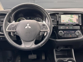 Mitsubishi Outlander Mitsubishi Outlander 2.0 PHEV Instyle+ 2e Eigenaar,Camera,Schuifdak,Navi,Leder,Stoelverwarming,Clima,Cruise,Lmv,Dealer Onderhouden,Apk tot 07-2025 - afbeelding nr 3