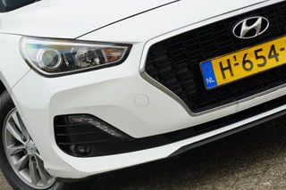 Hyundai i30 Hyundai I30 1.0 T-GDI Comfort Plus - Atlas White - Nav/PDC/LMV/Carplay - afbeelding nr 1