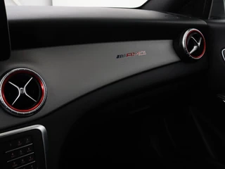 Mercedes-Benz CLA Mercedes-Benz CLA-klasse 180 AMG | Stoelverwarming | Sportstoelen | Camera | Navigatie | Park Assist | Full LED | Cruise control | Airco - afbeelding nr 18