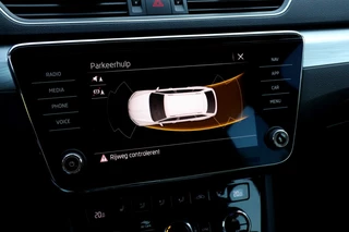 Škoda Superb Škoda Superb Combi 1.4 TSI iV Business Edition - 218 pk **Carplay / Led / Navi - afbeelding nr 23