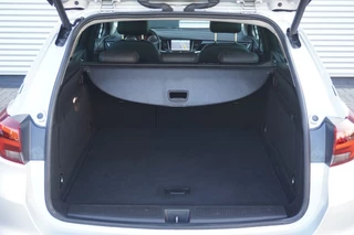 Opel Astra Opel Astra Sports Tourer 1.4 Turbo Innovation / Trekhaak / Camera/ AGR-stoelen / Navi / DAB+ - afbeelding nr 12