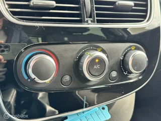 Renault Clio Renault Clio 1.5 dCi Ecoleader Limited|Navi DAB Cruise NAP - afbeelding nr 22