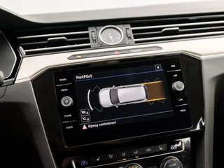 Volkswagen Passat Volkswagen Passat Variant 1.4 TSI ACT Highline 150Pk Automaat (APPLE CARPLAY, GROOT NAVI, CLIMATE, STOELVERWARMING, SPORTSTOELEN, KEYLESS, ADAPTIVE CRUISE, TREKHAAK, PARKEERSENSOREN, NIEUWSTAAT) - afbeelding nr 30