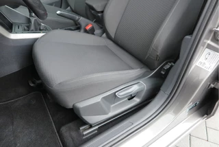 Volkswagen Polo Volkswagen Polo 1.0 TSI 95 PK Comfortline , Trekhaak , Stoelverwarming , Navigatie , Parkeersensoren , Climate control , 17