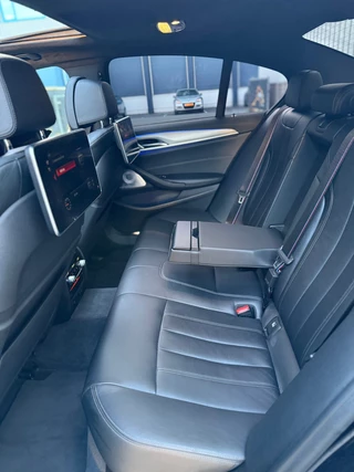 BMW 5 Serie BMW 5-serie M550i xDrive M-Pakket|Pano|Softclose|B&W|Alcantara|360|Leder - afbeelding nr 62