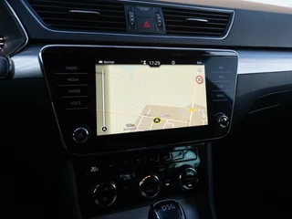 Škoda Superb Skoda Superb Combi 1.4 TSI iV 218pk Ambition | Navigatie | Privacy glass | Trekhaak - afbeelding nr 9