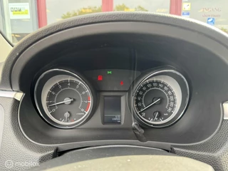 Suzuki Kizashi Suzuki Kizashi 2.4 Sport / Navigatie / Panoramadak / Luxe - afbeelding nr 13