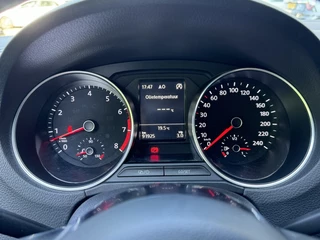 Volkswagen Polo Volkswagen Polo 1.2 TSI R-LINE NAVI CARPLAY 110PK - afbeelding nr 31