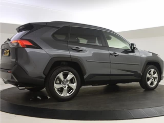 Toyota RAV4 Toyota RAV4 2.5 Hybrid First Edition | Parkeersensoren V+A | Stoelverwarming - afbeelding nr 7