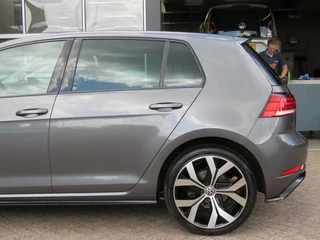Volkswagen Golf Volkswagen Golf 1.4 TSI DSG-aut. R-Line / Navi / 18 Inch / Stoelverw. / Trekhaak / BOVAG garantie - afbeelding nr 22