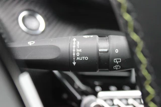 Peugeot 208 Peugeot 208 1.2 100PK GT | NAVIGATIE | APPLE CARPLAY/ANDROID AUTO | DODEHOEK DETECTIE | FULL LED KOPLAMPEN | CLIMATE CONTROL | 3-D INSTRUMENTENPANEEL | 17