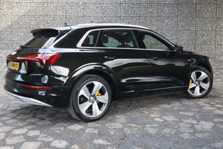 Audi e-tron Audi e-tron e-tron 55 q. adv. I Geen Import I Schuifdak I Stoelverwarming - afbeelding nr 9