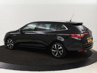 Renault Mégane Renault Mégane 1.3 TCe Bose | Camera | Keyless | Carplay |  Navigatie | Sfeerverlichting | Cruise Control | Climate control | Dodehoek detectie - afbeelding nr 2