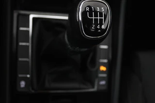 Škoda Superb Skoda Superb Combi 1.5 TSI ACT Ambition Business (PANORAMADAK, STOELVERWARMING, TREKHAAK, ELEKTR STOELEN, NAVIGATIE, NL-AUTO) - afbeelding nr 19