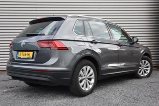Volkswagen Tiguan Pano / Trekhaak / Massage Stoel / LED / Stoelverwarming / Camera / - afbeelding nr 2