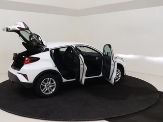 Toyota C-HR Toyota C-HR 1.8 Hybrid Active: Stijlvol, Slim én Superzuining! - afbeelding nr 30