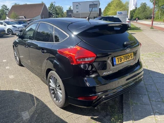 Ford Focus Ford Focus 1.0 Ecoboost ST-Line 125pk | Cruise Control | Climate Control | Lichtmetalen Wielen | - afbeelding nr 4