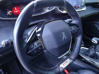 Peugeot 2008 Peugeot 2008 1.2 130pk GT-Line Panoramadak / Camera / NAP - afbeelding nr 19