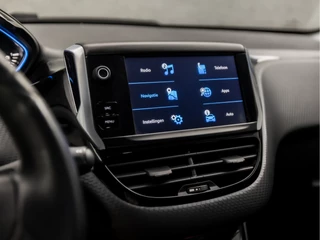 Peugeot 2008 Peugeot 2008 1.2 PureTech Sport Automaat (APPLE CARPLAY, NAVIGATIE, CAMERA, CLIMATE, LEDER, SPORTSTOELEN, PARKEERSENSOREN, CRUISE, LM VELGEN, NIEUWSTAAT) - afbeelding nr 24