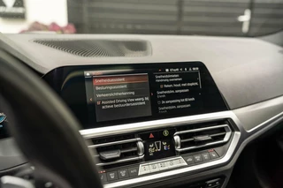 BMW 3 Serie BMW 3-serie Touring 330e xDrive M SPORT PANO LASER - afbeelding nr 31