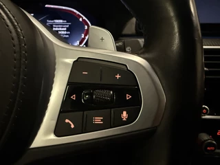 BMW 5 Serie HEAD-UP/LASER/ACC/TREKHAAK/360CAMERA/ALCANTARA/KEYLESS/SHADOW-LINE/DRIVING ASS PRO/SFEER/STUUR+STOELVERWARMING/LIVE COCKPIT/M-AERODYNAMIC/SOPHISTOGRAU/VOLLEDIG BMW DEALER HISTORIE - afbeelding nr 35