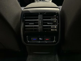 Volkswagen Passat Volkswagen Passat 1.4 TSI GTE Connected TREKHAAK-NAVI-DAB-STOELVERWARMING - afbeelding nr 32