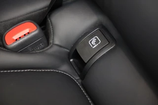 Mercedes-Benz C-Klasse Mercedes-Benz C-klasse 300 e 4MATIC AMG 63 Look / Acc / Memory / Burmester / Head Up / 360 Camera / Leder / Navi / Led / 20 Inch - afbeelding nr 34