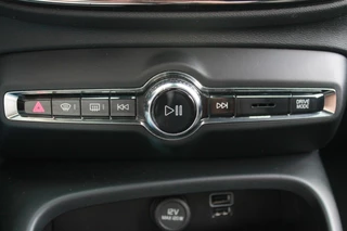 Volvo XC40 Volvo XC40 T2 Essential | Parkeercamera | Stoelverwarming | Leder | Pilot Assist | BLIS | Keyless - afbeelding nr 32