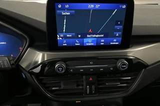 Ford Kuga Ford Kuga 2.5 PHEV Titanium 225pk | Driver Assistance Pack | Winterpack | SYNC 3 Navigatie | 1.500kg Trekgewicht - afbeelding nr 9