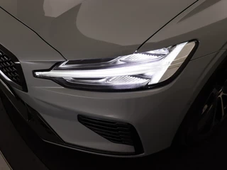 Volvo V60 Volvo V60 T6 PLUG-IN HYBRID PLUS DARK SCHUIFDAK 360GR CAM HARMAN KARDON - afbeelding nr 14