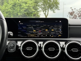 Mercedes-Benz A-Klasse Mercedes-Benz A-klasse 180 Aut. Luxury M-BUX | LED | Navi | Camera | Carplay | - afbeelding nr 19