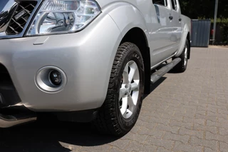 Nissan Navara Nissan Navara 2.5 DCI DUBBEL CABINE SE A/T 5 SITZ 4WD VAN MARGE - afbeelding nr 21