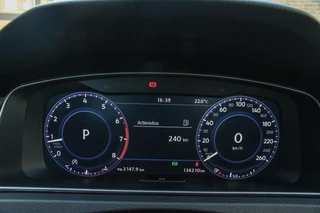 Volkswagen Golf Volkswagen Golf 1.4 TSI Highl Busi R-line | ACC | Camera | Stoel VW | Carplay - afbeelding nr 7