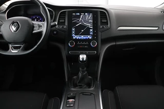 Renault Mégane Renault Mégane 1.3 TCe Limited | Carplay | Camera | Navigatie |  Sfeerverlichting | Keyless | Climate control | Cruise control | Parkeerhulp - afbeelding nr 7