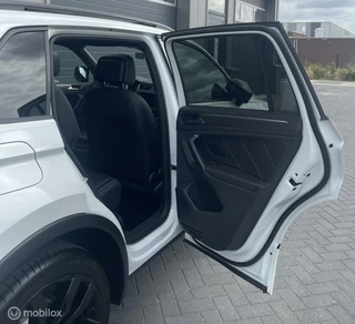 Volkswagen Tiguan Volkswagen Tiguan 1.5 TSI DSG 3xR-Line 150PK/PANO - afbeelding nr 77