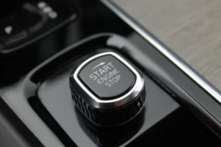 Volvo XC60 Volvo XC60 T6 Recharge AWD Ultimate Bright | Longe Range | Parkeercamera | Panoramadak | Trekhaak | HUD | Leder | Stoelverwarming | Keyless - afbeelding nr 36