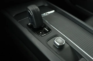 Volvo V60 Volvo V60 2.0 B3 Momentum | Leder |  Stoel & stuurverwarming | Carplay | Adaptive cruise | BLIS | Navigatie | Full LED | DAB - afbeelding nr 9