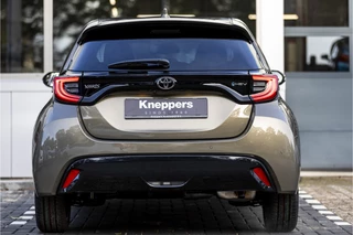 Toyota Yaris Toyota Yaris 1.5 Hybrid 130 Executive JBL Audio | Head Up Display | Lederen bekleding | Dodenhoekdetectie , All-in Rijklaarprijs - afbeelding nr 3