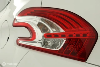 Peugeot 208 Peugeot 208 1.2 VTi Style 5-Deurs | Airco | Cruise | Navi | Elektr. pakket | LMV | Trekhaak | NL Auto | DEALER-STAAT - afbeelding nr 42