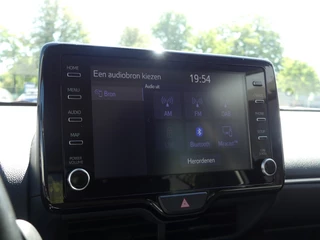 Toyota Yaris Toyota Yaris 1.5 Hybrid Business Plus | Stoelverw | Apple Car-play - afbeelding nr 14