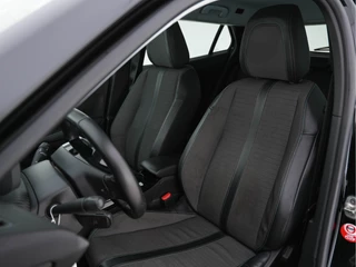 Peugeot e-2008 (INCL-BTW) Aut. *DIGI-COCKPIT | ADAPT.CRUISE | FULL-LED | 1/2-LEATHER| KEYLESS | CAMERA | NAVI-FULLMAP | LANE-ASSIST | ECC | PDC | DAB + | SPORT-SEATS | 17''ALU* - afbeelding nr 22