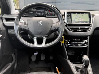 Peugeot 208 Peugeot 208 1.2 PureTech Allure Navi,Pano,Camera,Clima,Cruise,Apple Carplay,N.A.P,110pk,APK tot 09-2026 - afbeelding nr 3