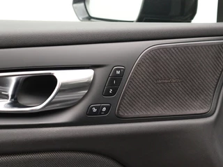 Volvo V60 Volvo V60 T8 PLUG-IN HYBRID AWD R-DESIGN SCHUIFDAK HEAD-UP DISPLAY HARMAN - afbeelding nr 14