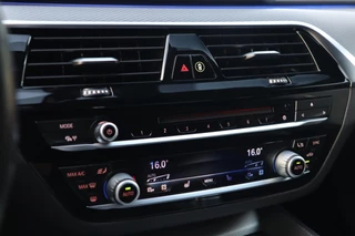 BMW 5 Serie BMW 5-serie Touring 540i xDrive M Sport / PANODAK / CAMERA / HUD / H&K / KEYLESS / 20'' - afbeelding nr 20