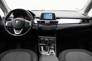 BMW 2 Serie BMW 2 Serie Active Tourer 218i Essential Climate, Panoramadak, Stoelverwarming, Bluetooth, Navigatie, Trekhaak, 16'' - afbeelding nr 2
