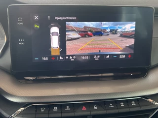 Škoda Octavia Škoda Octavia Combi 1.0 e-TSI Automaat Business Edition Navi Trekhaak Camera Carplay ACC DAB Stoel + Stuurverwarming Keyless Getint Glas NL Auto - afbeelding nr 18