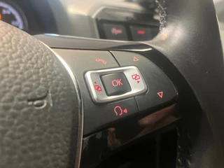 Volkswagen up! Volkswagen UP! High Up! 75PK !!| Black pakket | Climate control | Cruise control | Parkpilot| 17