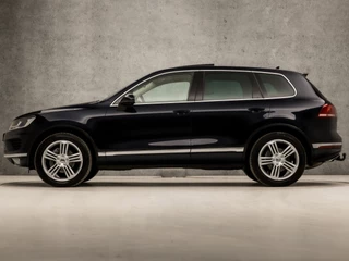 Volkswagen Touareg Volkswagen Touareg 3.0 TDI Sport 263Pk Automaat (PANORAMADAK, NAVIGATIE, LUCHTVERING, DYNAUDIO, STUUR/STOELVERWARMING, LEDEREN SPORTSTOELEN, TREKHAAK, ADAPTIVE CRUISE, XENON, CAMERA, NIEUWE APK, NIEUWSTAAT) - afbeelding nr 2
